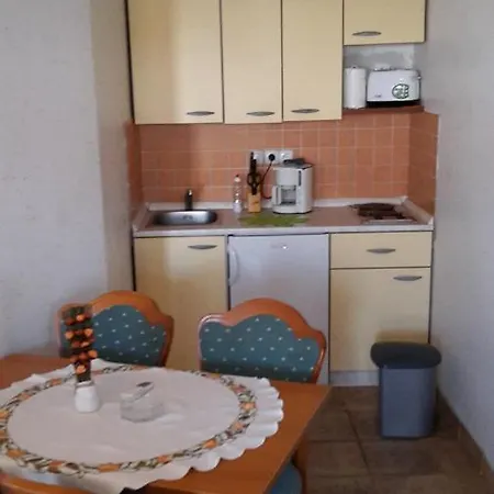 Vesna ווינייראץ